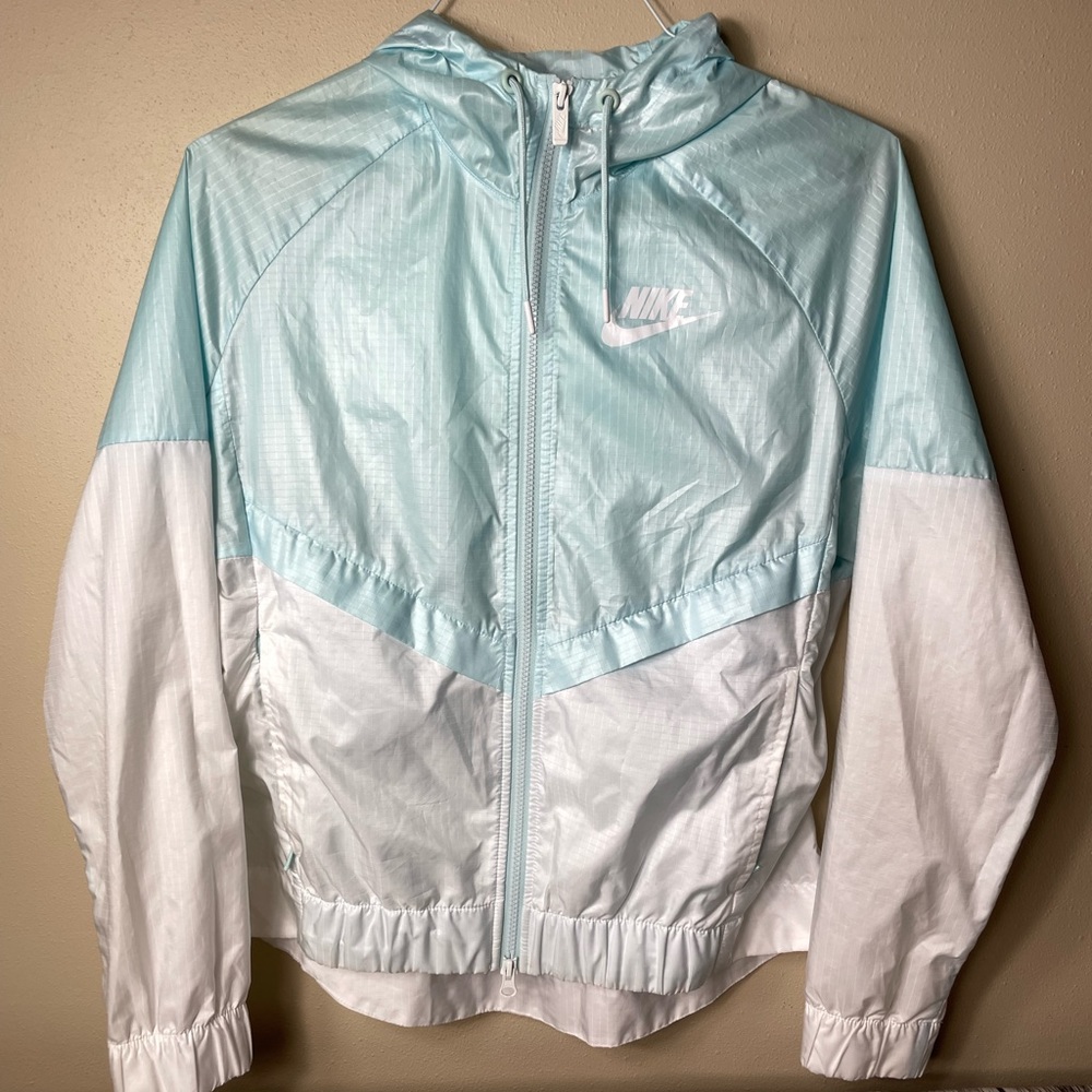✔️Baby Blue & White Nike Windbreaker Jacket - Medium - Awesome condition!